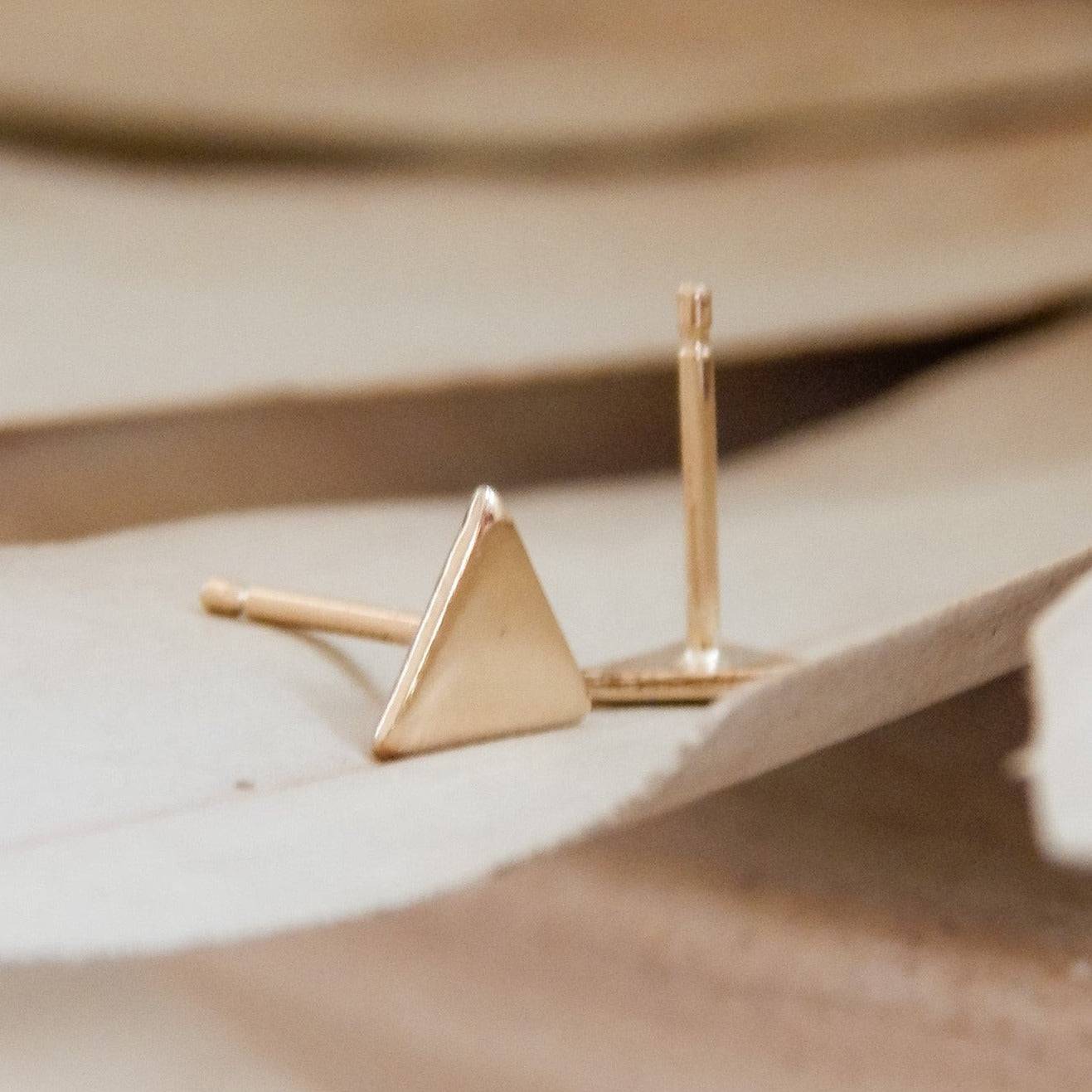 Gold/Smooth - Triangle Stud Earrings