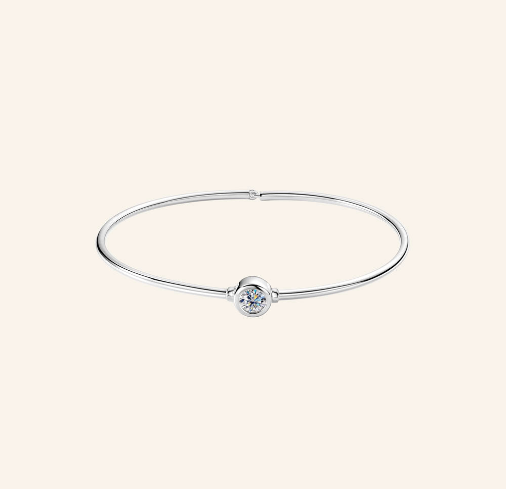 Dustin Heirloom Bangle in Gold