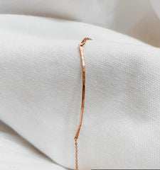 HAMMERED BAR ANKLET