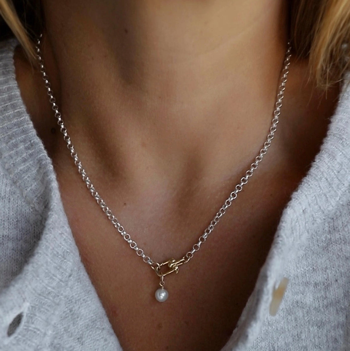 The Melanie Link Chain and Pearl