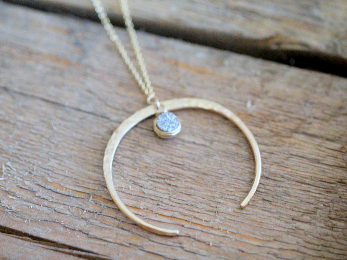 Gold Fete Necklace, Size 18 in.