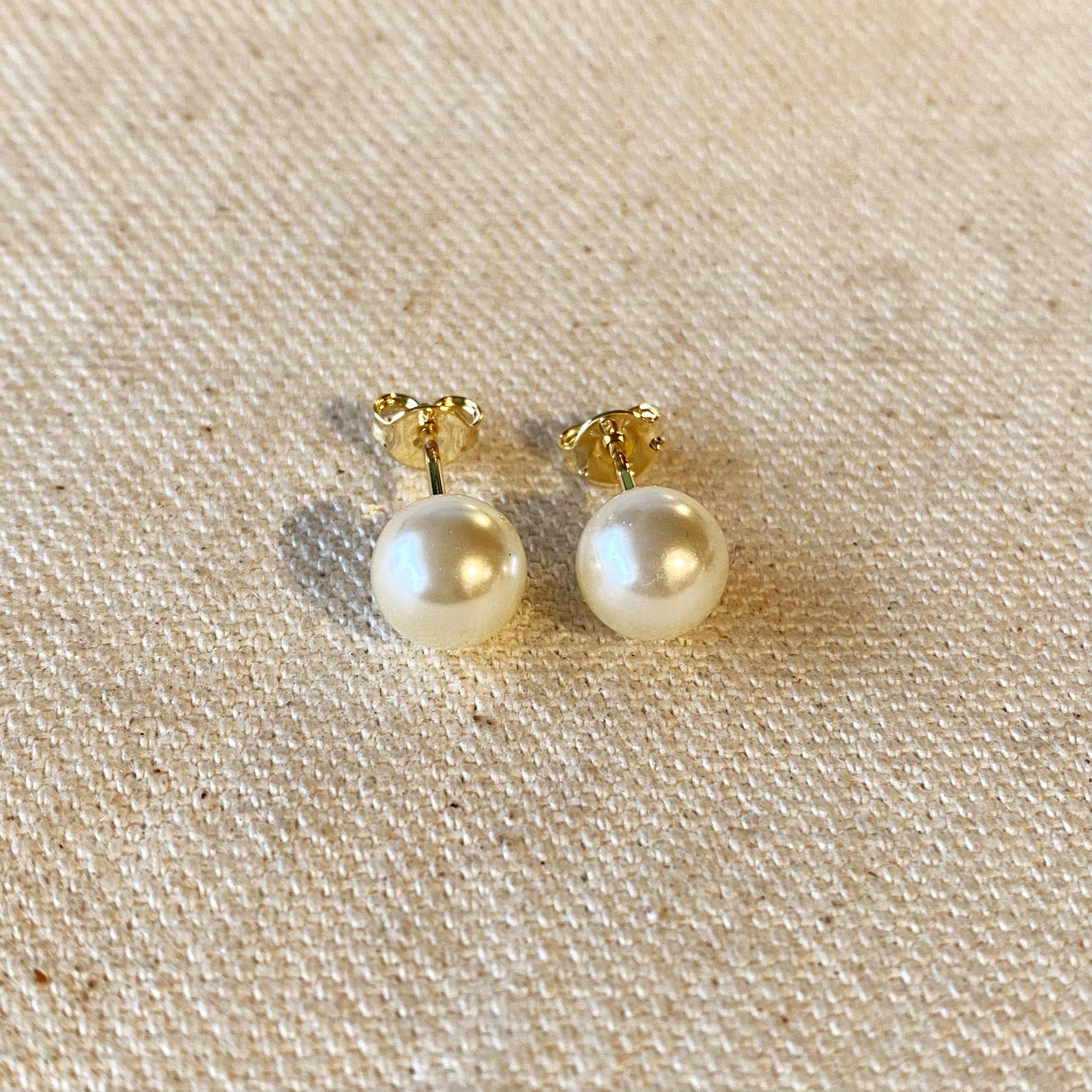 Gold 8mm Classic Pearl Stud